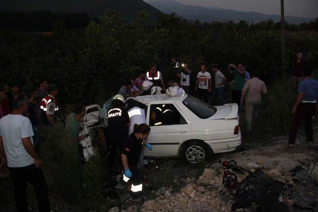 Sakarya'da Zincirleme Trafik Kazası: 2 Ölü, 5 Yaralı