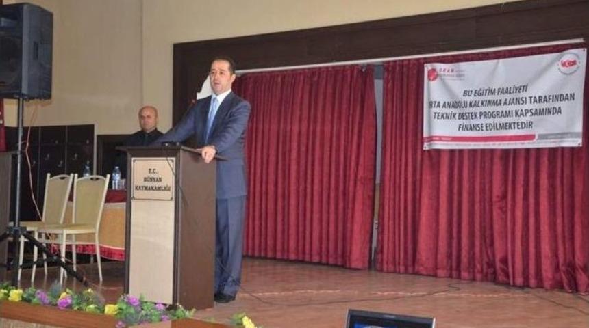 "kamu Hizmetlerinin Sunumunda Kurumsal Davranış Ve Etkili Sunum Teknikleri Projesi" Eğitimi