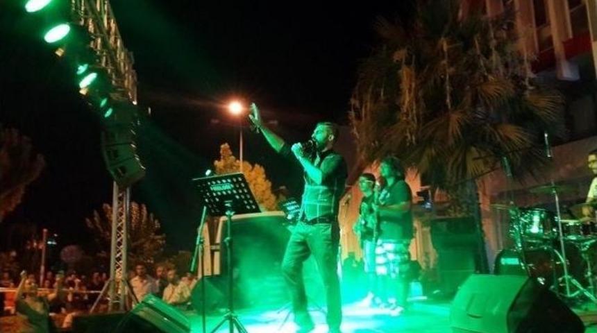 Aydınlı Esnafların Desteğiyle Konser D&uuml;zenlediler