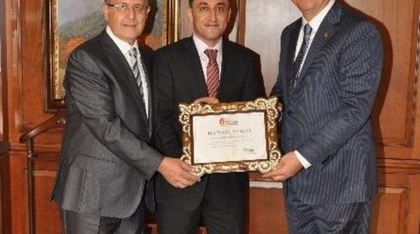 Vergi Rekortmeni G&uuml;lsan Holding&rsquo;e Teşekk&uuml;r Plaketi