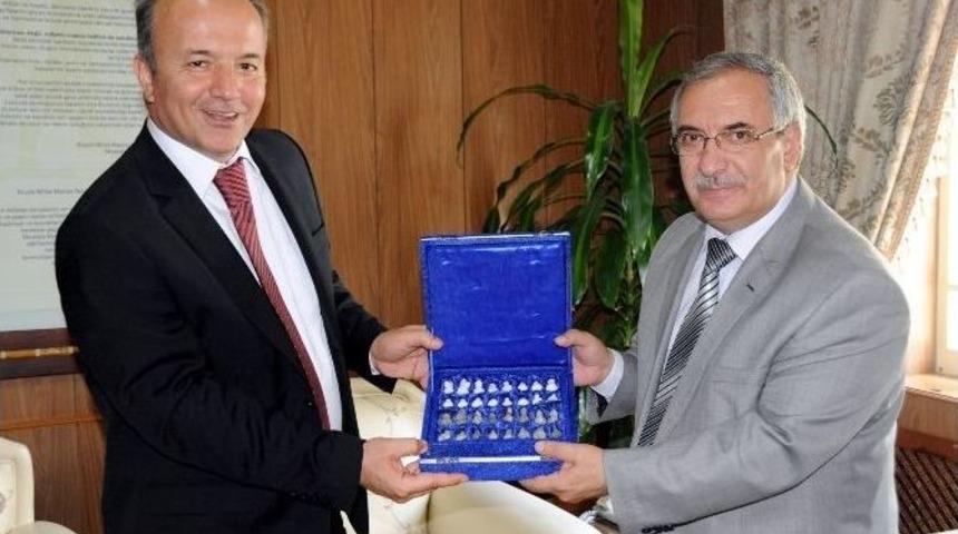 Afyonkarahisar Valisi G&uuml;ner&rsquo;den Vali Nayir&rsquo;a Ziyaret