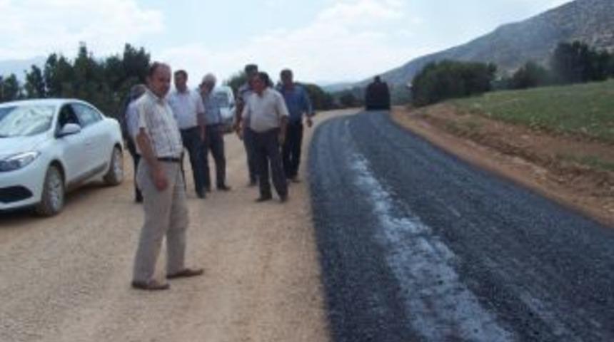 Avdan Yolunda Asfalt Çalışması Devam Ediyor