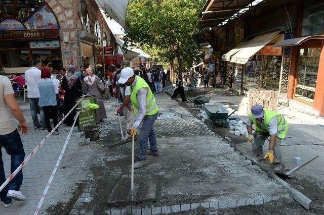 Bursa’nın Tarihi Cadde Ve Sokaklarına Makyaj