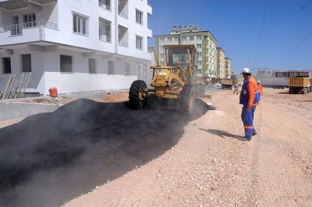 Şehitkamil Belediyesi Asfaltsız Yol Bırakmıyor