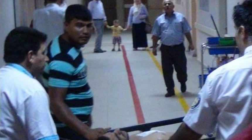 Bı&ccedil;aklanan Gencin Yakınları Hastanede Arbede &Ccedil;ıkardı