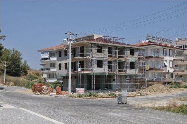 Sıva Yapan İnşaat İşçisi Yüksek Gerilim Hattına Kapıldı