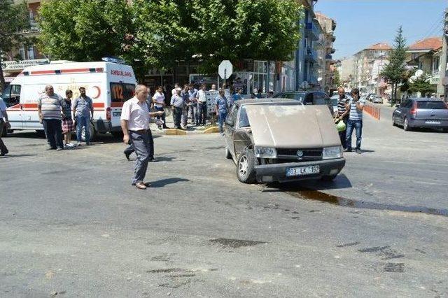 Banaz’da Trafik Kazası: 2 Yaralı