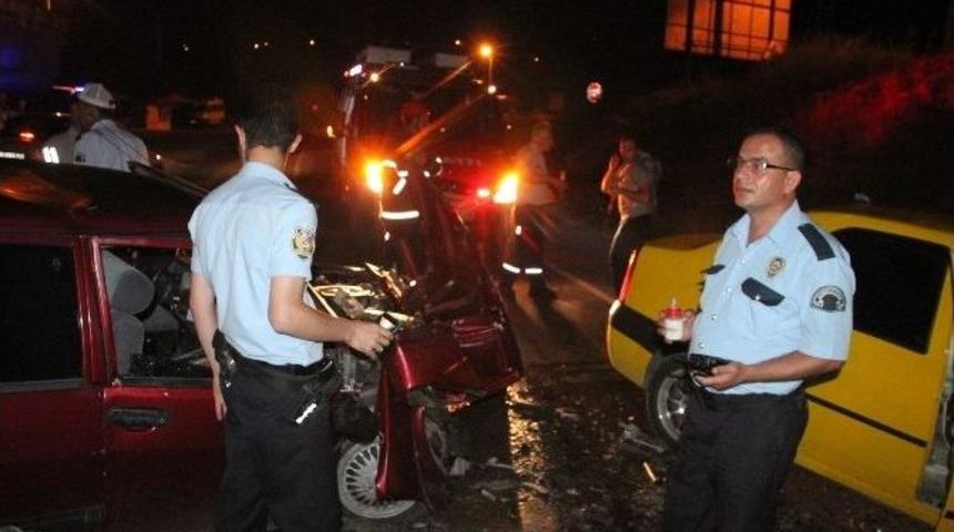 Ereğli&rsquo;de Alkoll&uuml; S&uuml;r&uuml;c&uuml; Dehşeti: 4 Yaralı