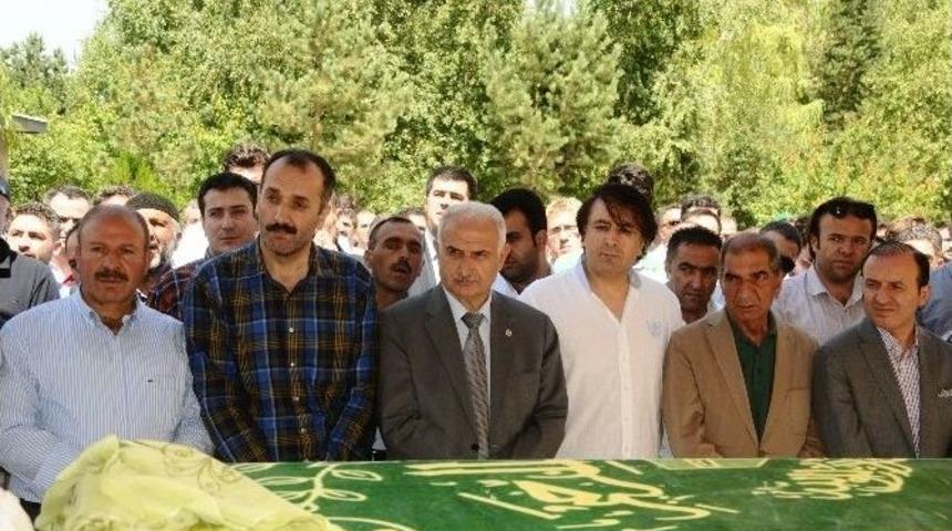 Erzurum Barosu Eski Başkanı Kara&rsquo;nın Annesi Son Yolculuğuna Uğurlandı