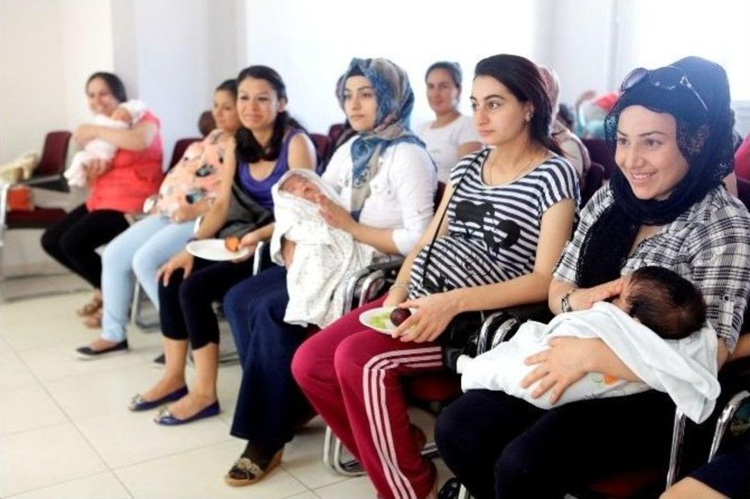 Bornova&rsquo;da Anne Adayları Bilin&ccedil;lendiriliyor