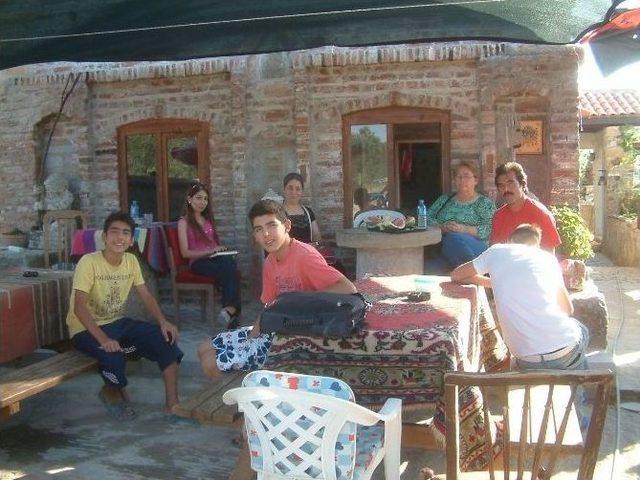 Tarihi Deve Ahırı, M&uuml;ze Gibi &Ccedil;ay Evi Oldu 1