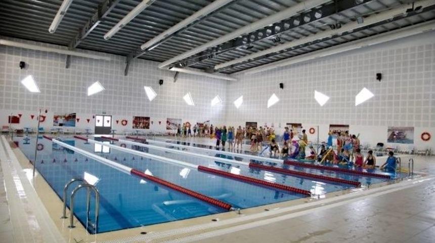 Y&uuml;zme Havuzunda Engellilere &Ouml;zel Hizmet