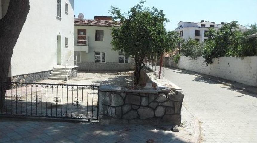 Okul Bah&ccedil;esindeki Askeri Malzemeler Kaldırıldı