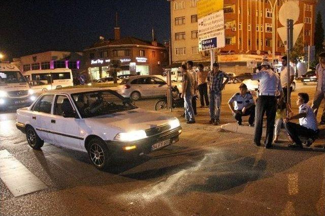 Sakarya’da Karşıdan Karşıya Geçmek İsteyen Genç Kıza Araba Çarptı