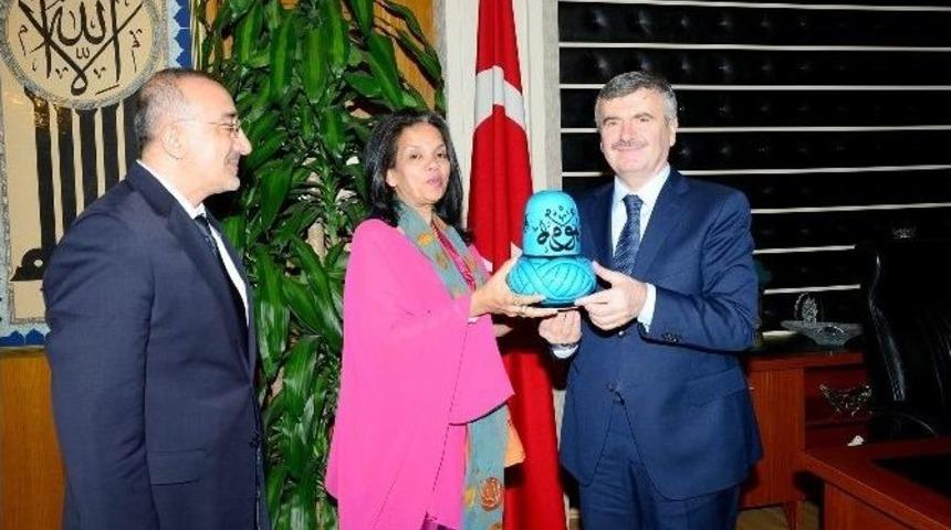 Sri Lanka B&uuml;y&uuml;kel&ccedil;isi&rsquo;nden B&uuml;y&uuml;kşehir&rsquo;e Ziyaret