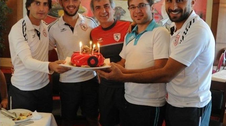 Bayraktar Ve Tiryaki&rsquo;ye S&uuml;rpriz Yaş G&uuml;n&uuml;