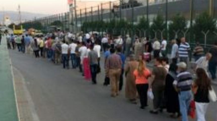 Bursa&rsquo;da Metro Arızası Ulaşımda Sıkıntıya Yol A&ccedil;tı