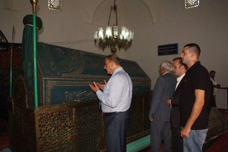 Oktay Vural, Oğlunu Askeri Birliğe Teslim Etti G3