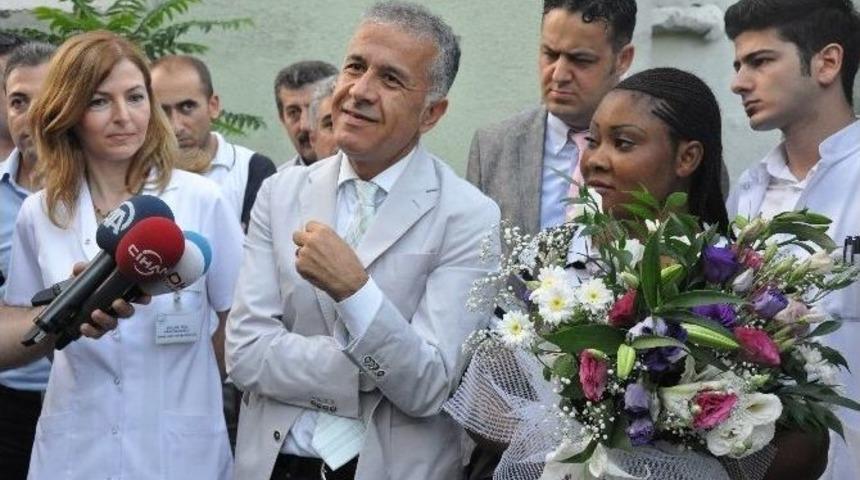 Ebola Vir&uuml;s&uuml; Ş&uuml;phesiyle Haseki Eğitim Ve Araştırma Hastanesine Getirilen Kadın Taburcu Edildi