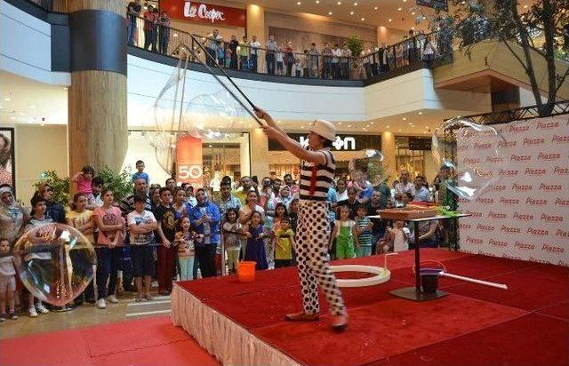 Piazza Çocuk Kulübü’nde Bubble Show