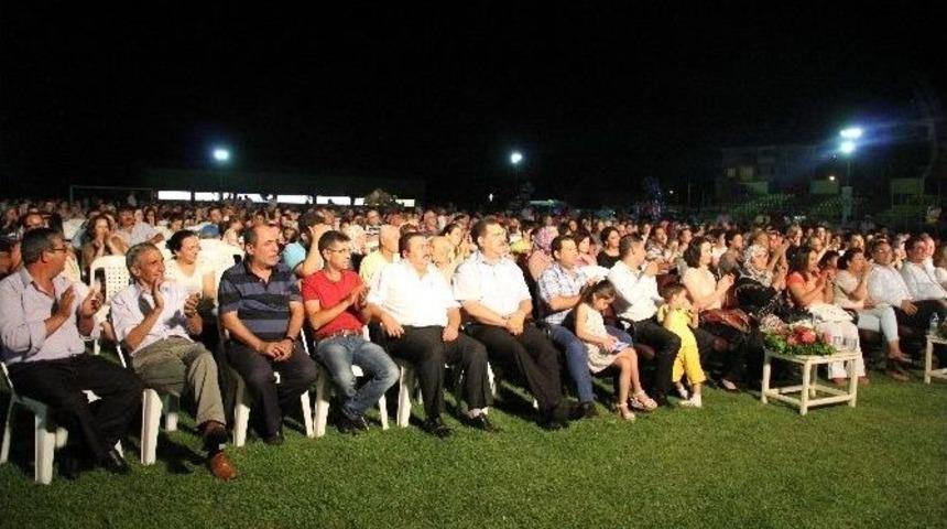 "&ccedil;i&ccedil;eğin Başkenti" Bayındır Grup Mevce İle Coştu