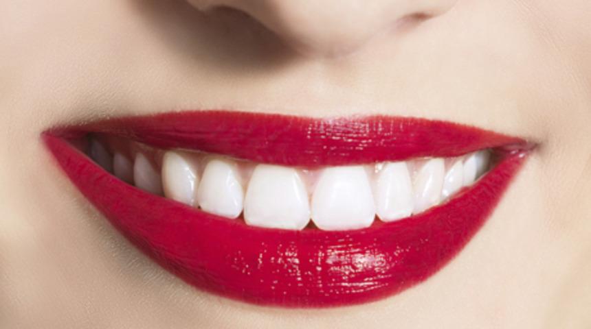 Ev yapımı beyazlatıcı diş macunu tarifi!