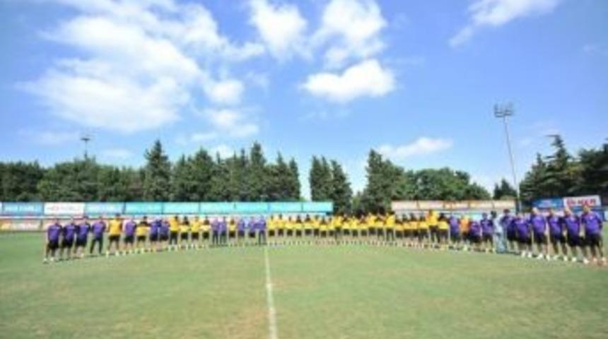 Galatasaray&rsquo;dan Seba İ&ccedil;in Saygı Duruşu