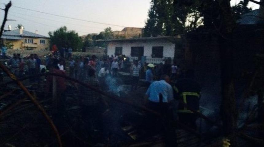 Van&rsquo;da Tandırlık Yangını