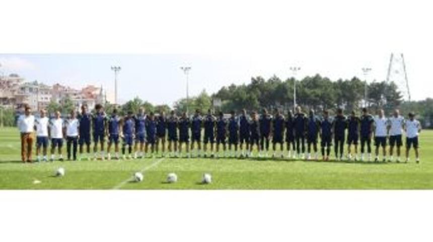 Fenerbah&ccedil;e&rsquo;den, S&uuml;leyman Seba İ&ccedil;in Saygı Duruşu