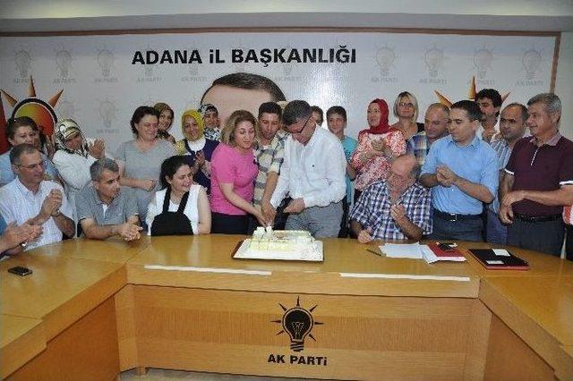 Ak Parti’de 13’üncü Kuruluş Yıl Dönümü Pastası