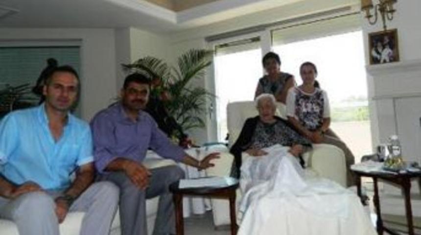 Eğitimciler, &Uuml;nal Aysal'ın Annesini Ziyaret Etti