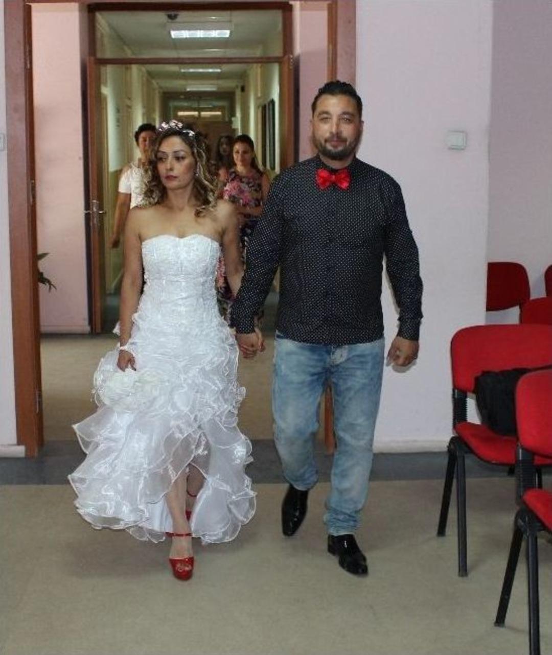 Evlat Hasreti Nikah Masasına Oturttu