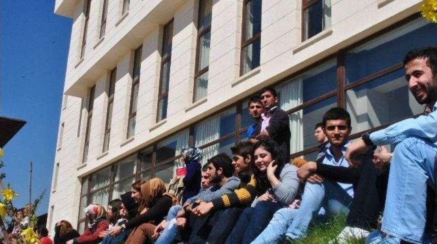 Hk&uuml;&rsquo;y&uuml; Yeni Kazanan &Ouml;ğrencilere Kapsamlı Oryantasyon