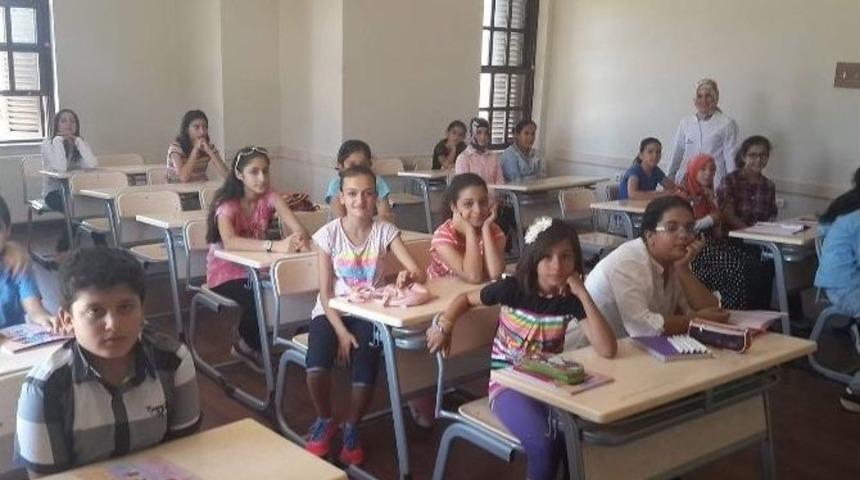 Yaz Okullarında 650 &Ouml;ğrenci Eğitiliyor