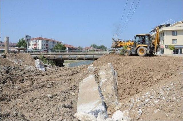 Düzce’de Köprüler Hız Kazandı