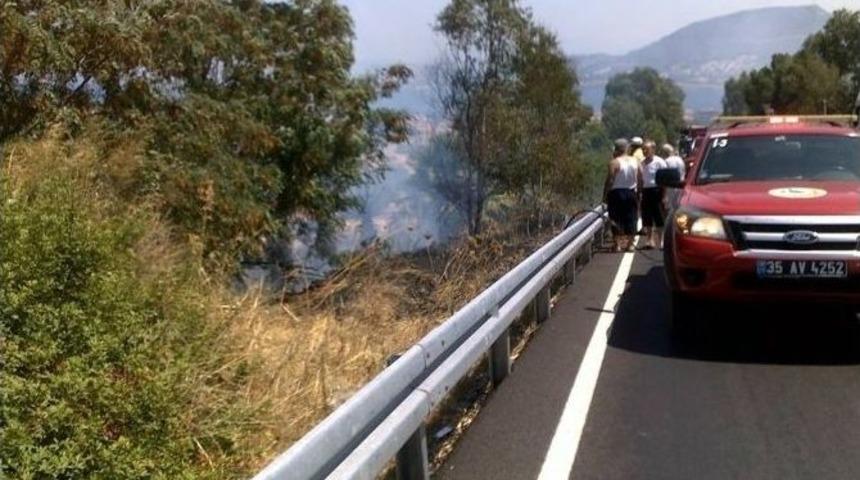 Fo&ccedil;a&rsquo;da Arabadan Atılan Sigara Yangına Neden Oldu