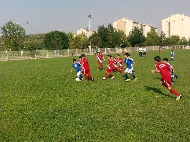 Futbol Okulu Öğrencileri Umut Veriyor