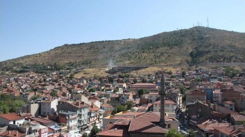 Afyonkarahisar&rsquo;daki Ot Yangını Paniğe Neden Oldu