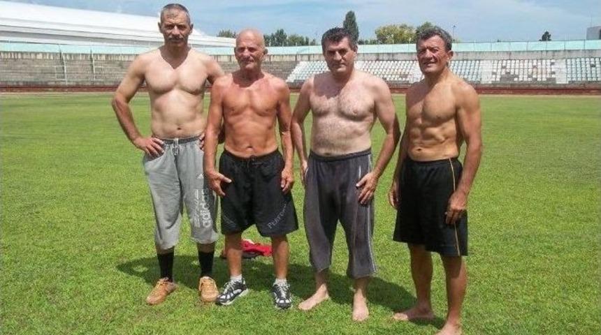 Yalovalı Veteran G&uuml;reş&ccedil;iler D&uuml;nya Şampiyonası&rsquo;na Hazırlanıyor