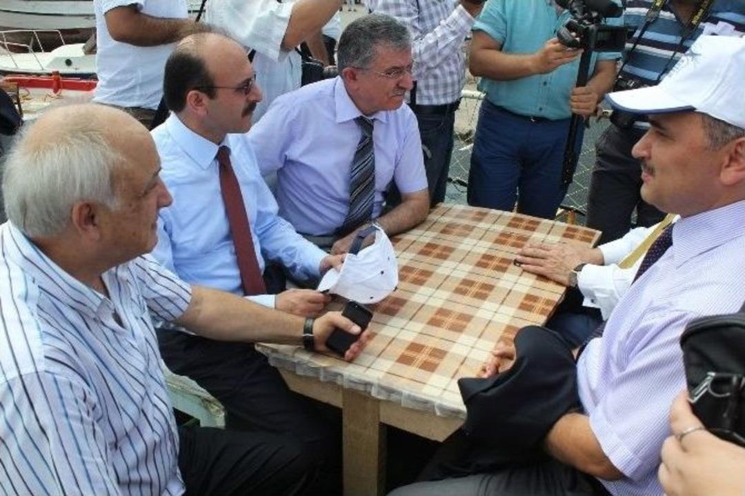 Hatay&rsquo;da, Terk Edilmiş Av Ara&ccedil;ları Denizlerden Temizleniyor