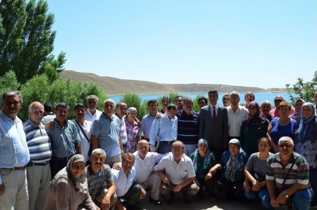 Adilcevaz Kaymakamlığı Ebad &Uuml;yelerine Yemek Verdi