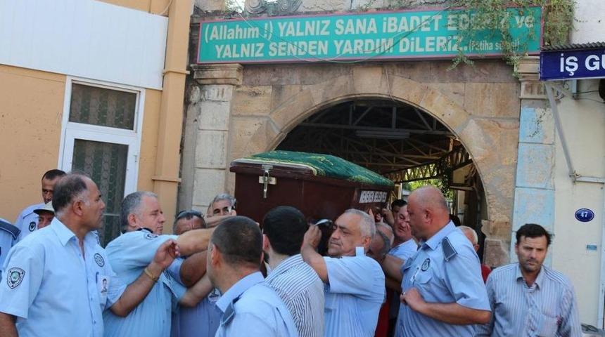 İzmir'de Bir Kişinin Uyuşturucudan &Ouml;ld&uuml;ğ&uuml; Iddiası
