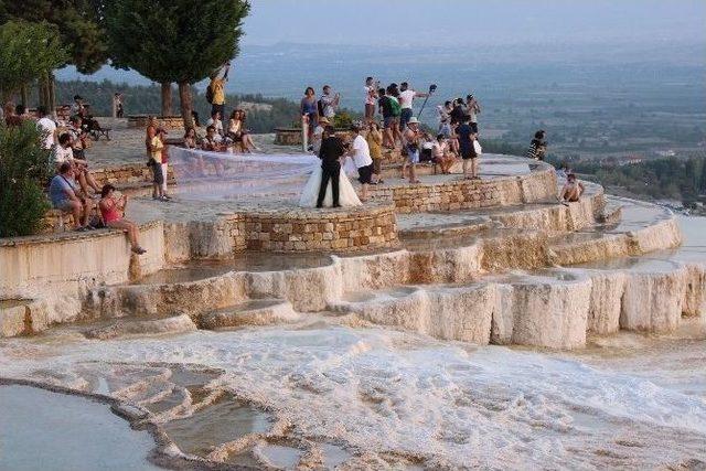 Pamukkale’ye Turist Akını