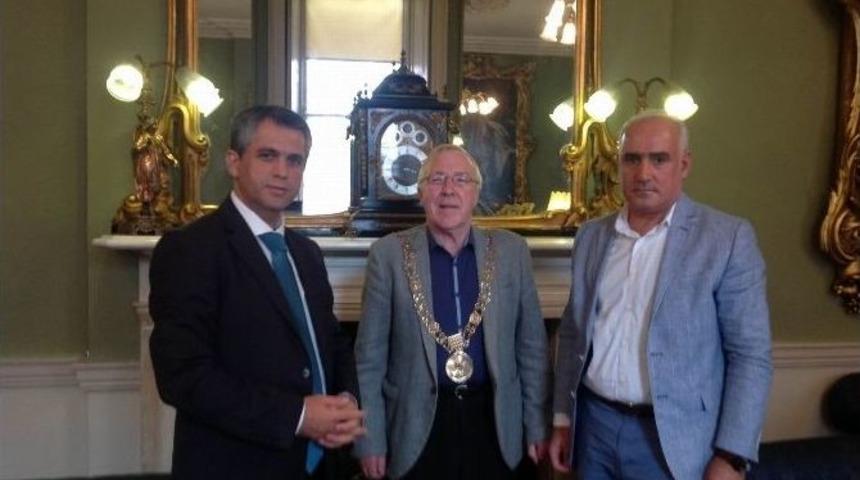 Diyarbakır B&uuml;y&uuml;kşehir Belediyesi Eşbaşkanı Anlı İrlanda&rsquo;da