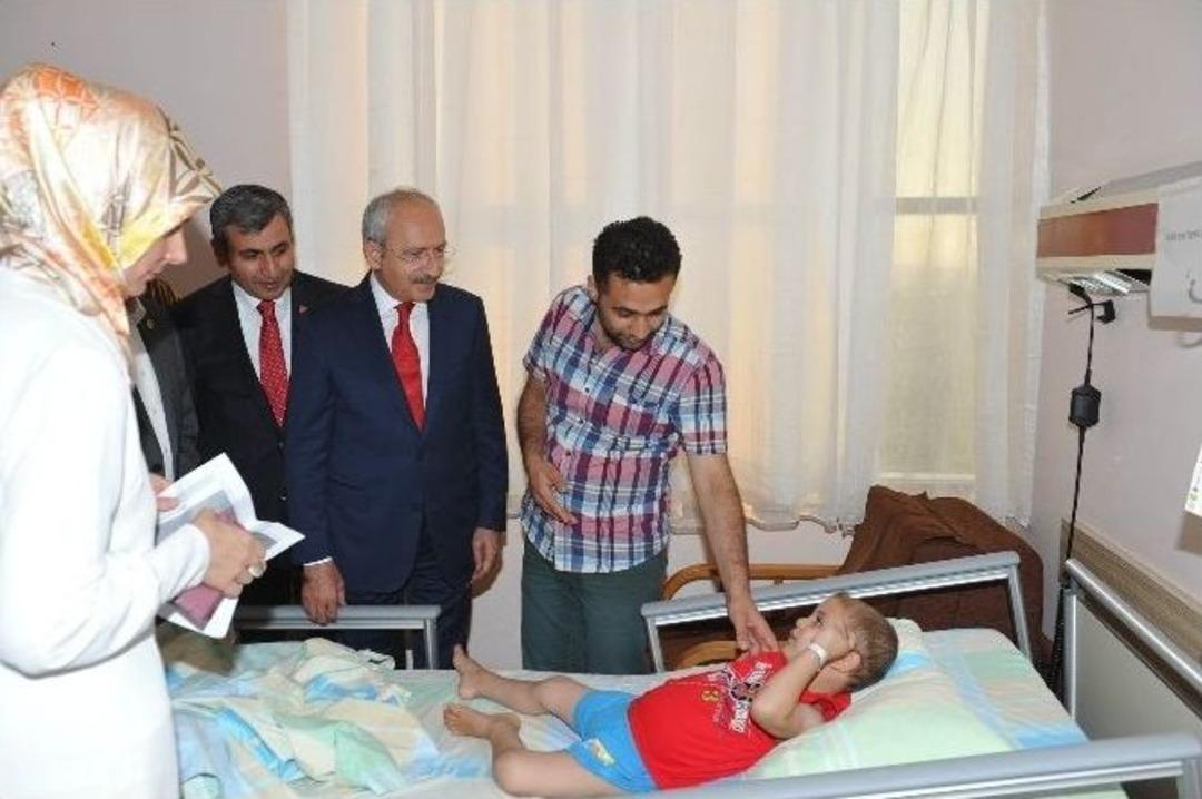 Kılı&ccedil;daroğlu, Filistinli Yaralıları Ziyaret Etti