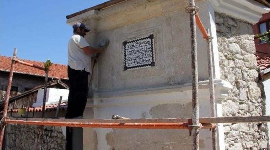 Tarihi &Ccedil;eşmeler Kurtarılmaya Başlandı