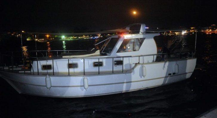 Kemer'de Karaya Oturan Yat Kurtarıldı G2