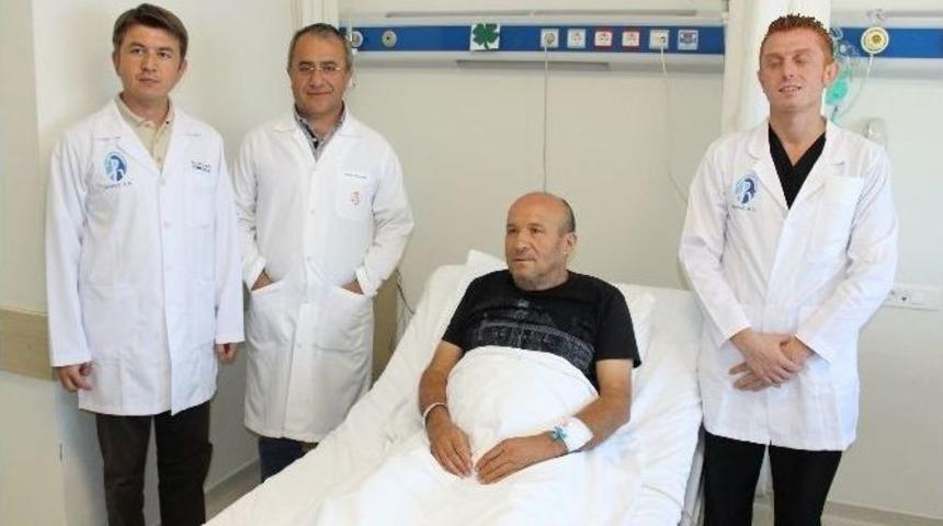 Yanağından Doku Alınarak İdrar Yolu Yapıldı