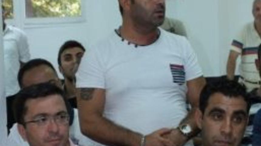 &Ouml;zt&uuml;rk: "trilyonlarla Oynanıyor Ama Kul&uuml;pte Elli Kuruş Para Yok"