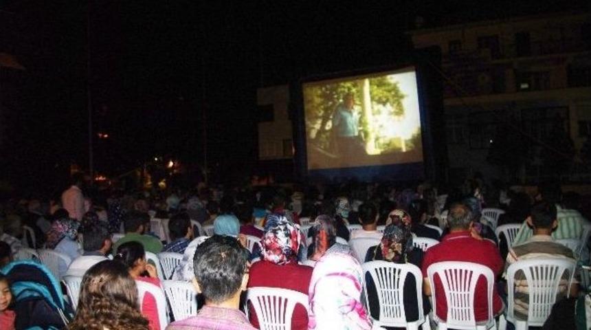 İl&ccedil;eler Sinema İle Buluşuyor